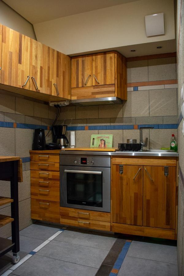 Handcrafted Unique Flat, 200M From The Acropolis Athens Luaran gambar